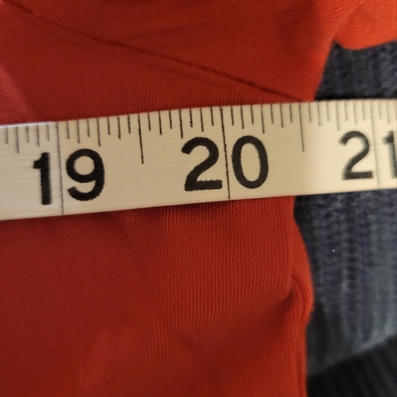 Vince Vneck burnt out orange  tee basic closet staple - Picture 7 of 12